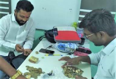 अपक्ष उमेदवाराकडून निवडणूक अधिकाऱ्याची फिरकी..