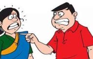 लहान मुलाने घरासमोर कचरा फेकल्याच्या कारणावरून तिघांत जुंपली...