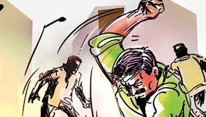 भांडणाच्या कारणावरून दोघांना लोखंडी कोयत्याने व सिमेंटच्या गट्टूने मारहाण...