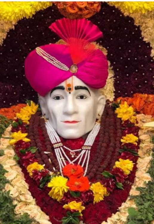 गजानन महाराज प्रगट दिनी आळंदीत भाविकांची गर्दी...