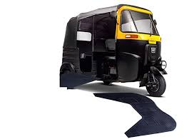 नेहरुनगरमध्ये भरधाव रिक्षाची समोरील रिक्षाला धडक; रिक्षाचालक जखमी...