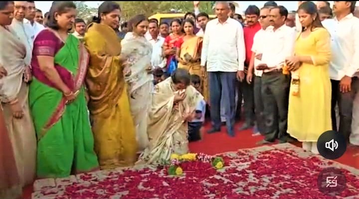 ‘अमर रहे, अमर रहे, लक्ष्मण जगताप अमर रहे’..