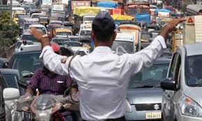 मेट्रो व उड्डाणपुलाच्या कामामुळे पुण्याकडे जाणारी वाहतूक यामार्गे वळविली...