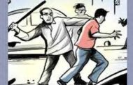 एचपी पेट्रोल पंपावर पेट्रोल भरणाऱ्या तरुणाला लोखंडी रॉडने मारहाण...