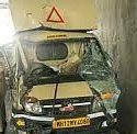 चिंचवड ग्रेड सेपरेटरमध्ये ट्रॅक्टरला टेम्पोची धडक...