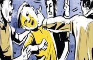 दहावीचा पेपर देऊन घरी जाताना टाळक्याकडून विद्यार्थ्याला अडवून लाथाबुक्क्यांनी मारहाण...