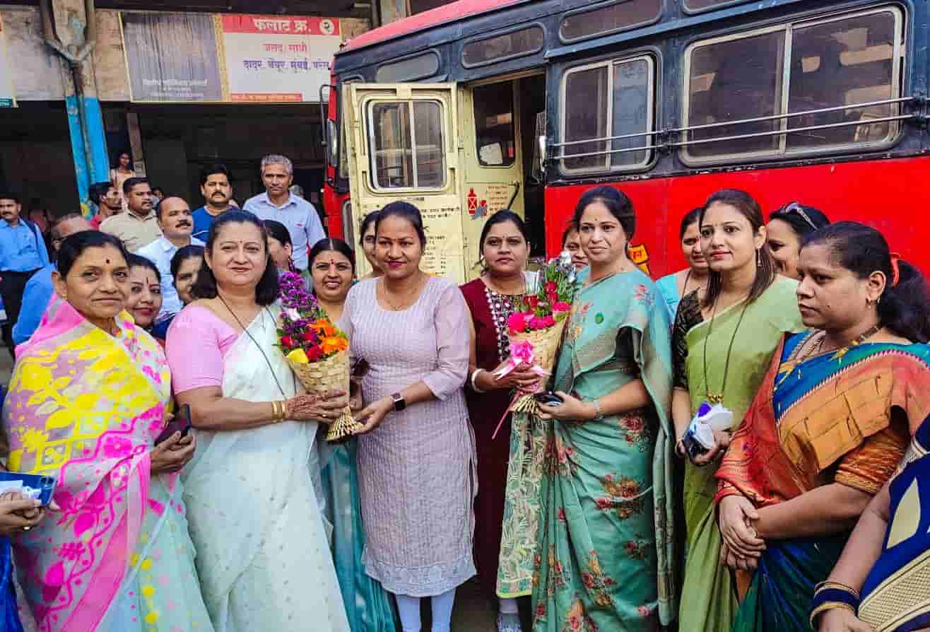 आ. अश्विनी जगताप आणि उमा खापरे यांचा एसटी बसने प्रवास..