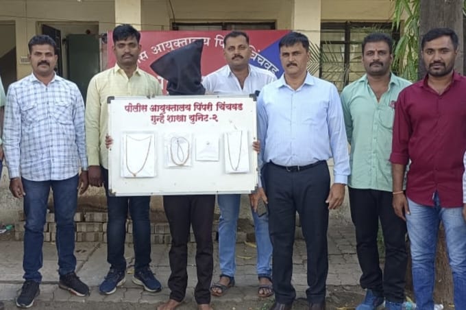 सोन्याचे दागिने चोरणारा चोरटा जेरबंद; पाच तोळयांचे दागिने हस्तगत..