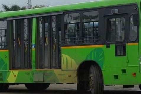 वाकडमध्ये बीआरटी मार्गातून भरधाव आलेल्या पीएमपीएमएल बसची दुचाकीला धडक...