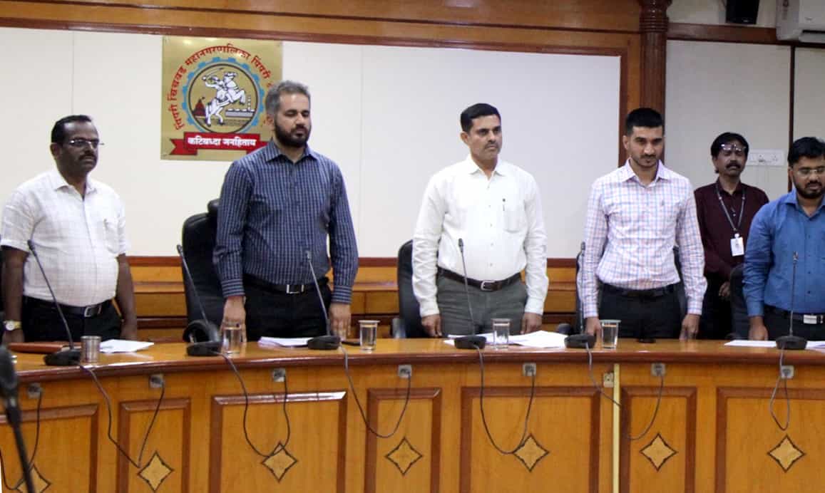 शहरातील १४०७ होर्डिंग्जचे स्ट्रक्चरल ऑडीट करण्याचा आयुक्तांचा निर्णय...