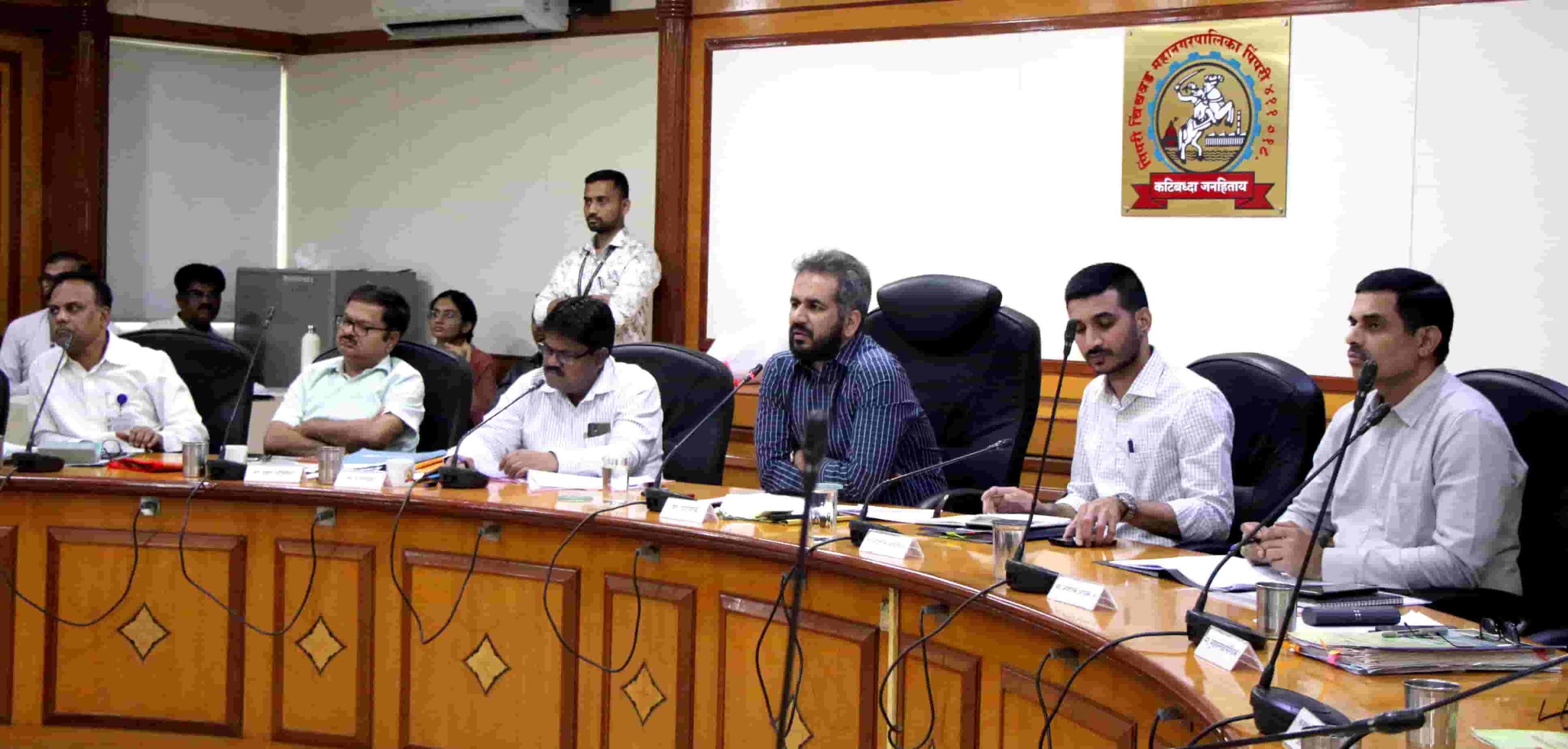 पालिकेच्या विद्यार्थ्यांना आता वेळेत मिळणार शालेय गणवेश आणि स्वेटर..