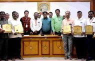 एप्रिल अखेर सेवानिवृत्त झालेल्या पालिकेच्या ३८ कर्मचा-यांचा सत्कार...