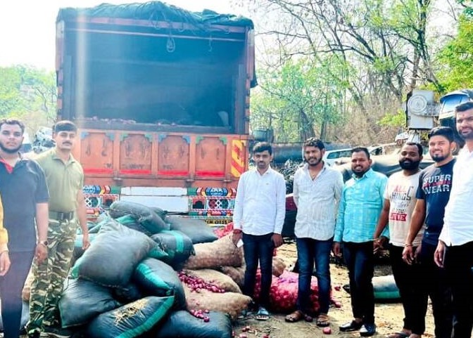 कांदा-बटाट्याच्या आडून गोमांसची वाहतूक करणारा जेरबंद...