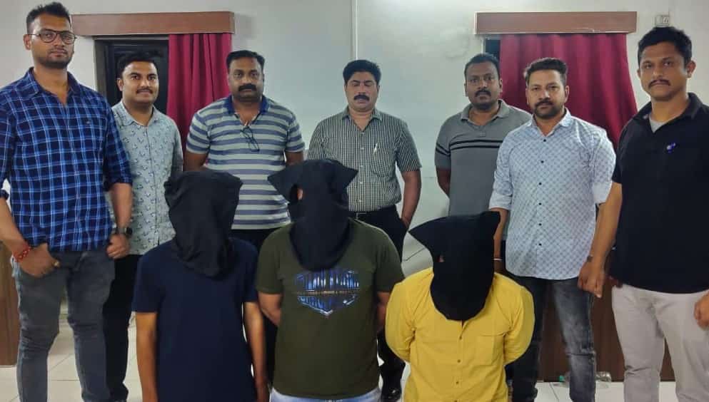 क्रिकेट मॅचवर सट्टा घेणाऱ्या पिंपरीत तिघांना पोलिसांनी ठोकल्या बेड्या