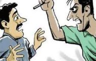 'ट्रान्सपोर्ट गाडयांच्या शॉर्टची माहिती व्हॉटसअ‍ॅप ग्रुपवर टाकतो', म्हणत एकाला बेदम मारहाण...