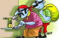कपडे खरेदीसाठी गेलेल्या कुटुंबाची चोरट्याकडून तिजोरी साफ...