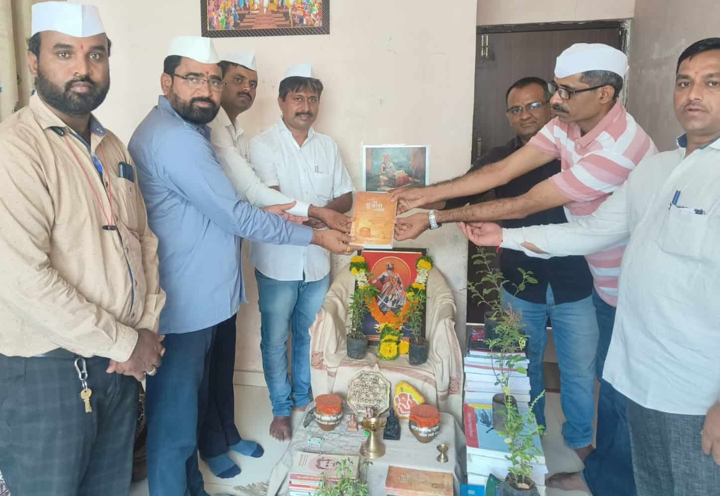 मराठवाडा जनविकास संघाकडून 'पुस्तक घ्या, पुस्तक द्या' उपक्रमाचे आयोजन..