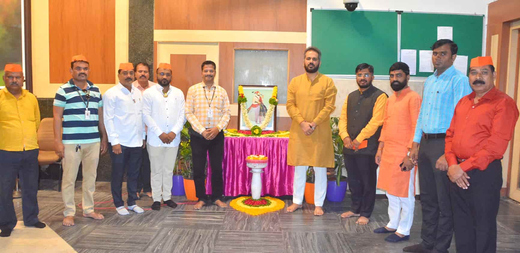 छत्रपती संभाजी महाराज जयंतीनिमित्त पालिकेचे अभिवादन...!