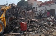वाल्हेकरवाडीतील अनधिकृत बांधकामावर पालिका व पीएमआरडीएची एकत्रित कारवाई...
