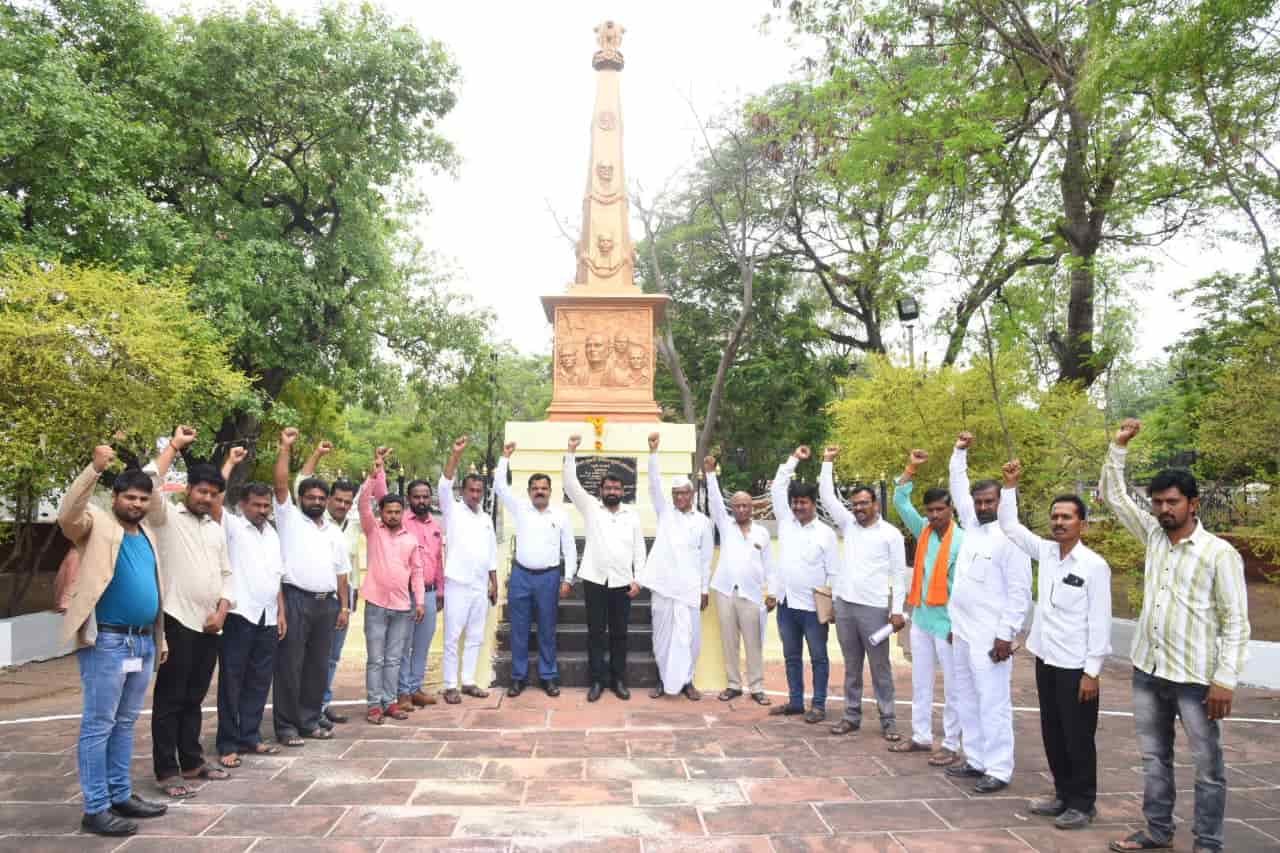 हैदराबाद मुक्तीसंग्रामावर आधारीत सात प्रस्ताव धाराशिव जिल्हाधिकाऱ्यांना सादर..