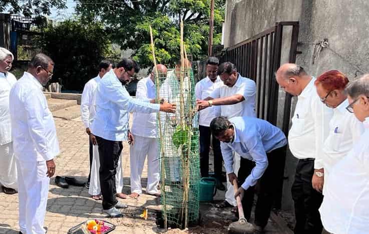 पिंपळ, चाफा, कडूलिंब, करंज, नारळ वृक्षांच्या लागवडीद्वारे पिंपळे गुरवमध्ये बुद्ध पौर्णिमा साजरी..
