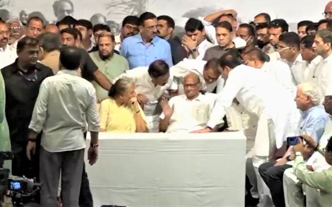 आता राष्ट्रवादीचं भवितव्य अधांतरी?; शरद पवारांनी केली निवृत्तीची घोषणा..