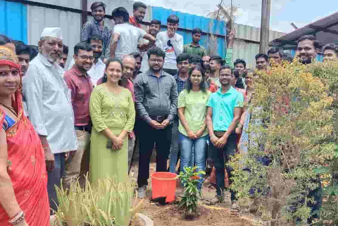 जागतिक पर्यावरण दिनानिमित्त मावळातील कान्हेत वृक्षारोपण...