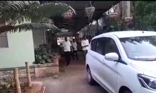 लाचलुचपत प्रतिबंधक विभागाकडून उद्यान विभागातील कर्मचाऱ्याला लाच घेताना पकडले...