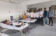 युवासेना भोसरी विधानसभेच्या वतीने वायसीएम रुग्णालयात रुग्णांना फळ वाटप...