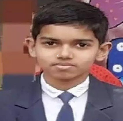 सातवीत शिकणाऱ्या १३ वर्षीय मुलाचा चौथ्या मजल्यावरून पडून दुर्दैवी मृत्यू...