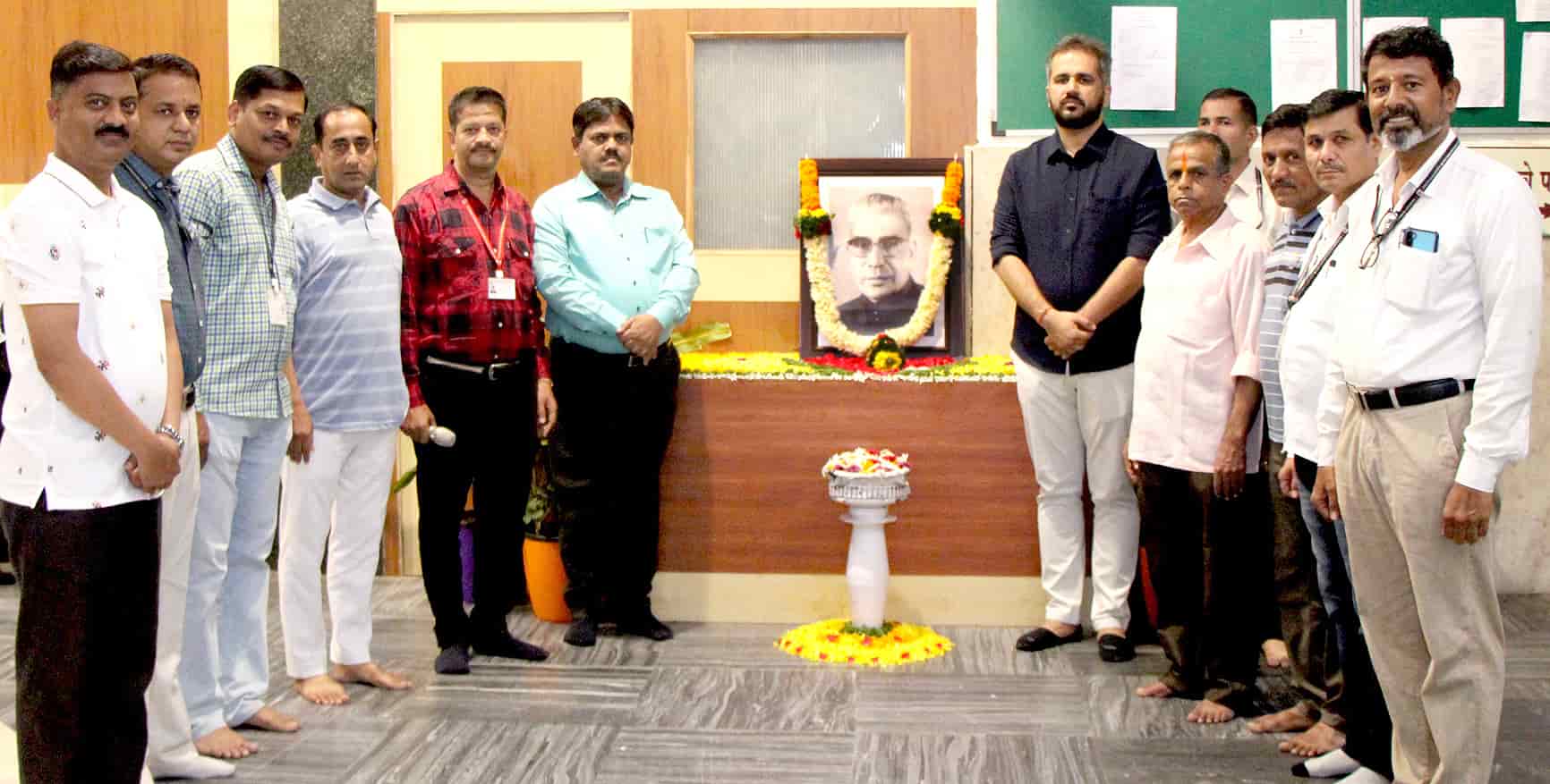 दिवंगत माजी मुख्यमंत्री वसंतराव नाईक यांच्या जयंतीनिमित्त अभिवादन...!