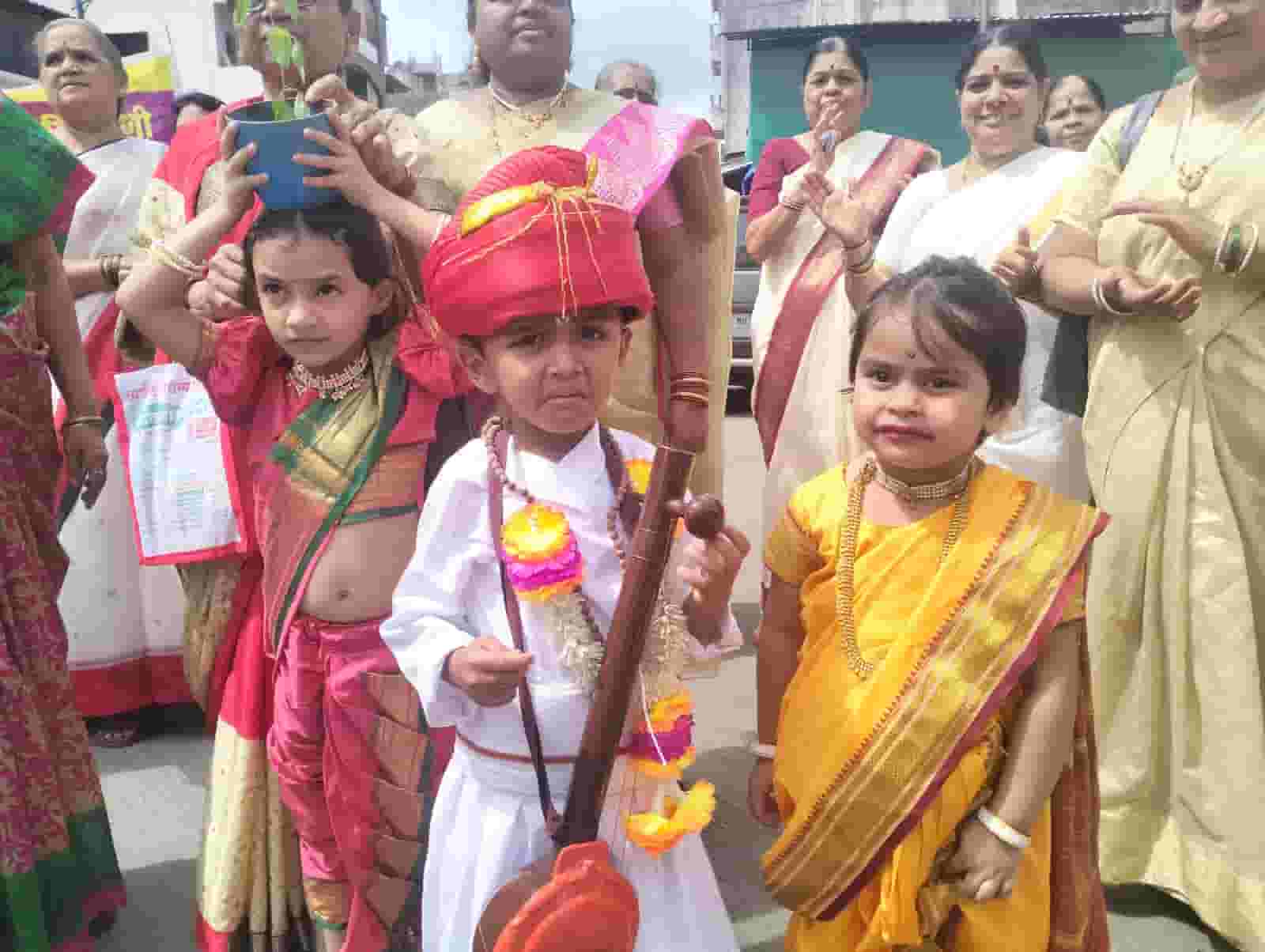 चिंचवडमध्ये संत नामदेव महाराज पालखी सोहळा आणि आरोग्य शिबिर संपन्न...