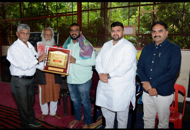 कोणत्याही सम्राटाचे मांडलिकत्व न पत्करणारे शिवाजी महाराज हे तत्कालीन सार्वभौम राजे...