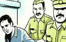 दोन वर्षांसाठी तडीपार केलेल्या आरोपीची शस्रासह शहरात घुसखोरी..