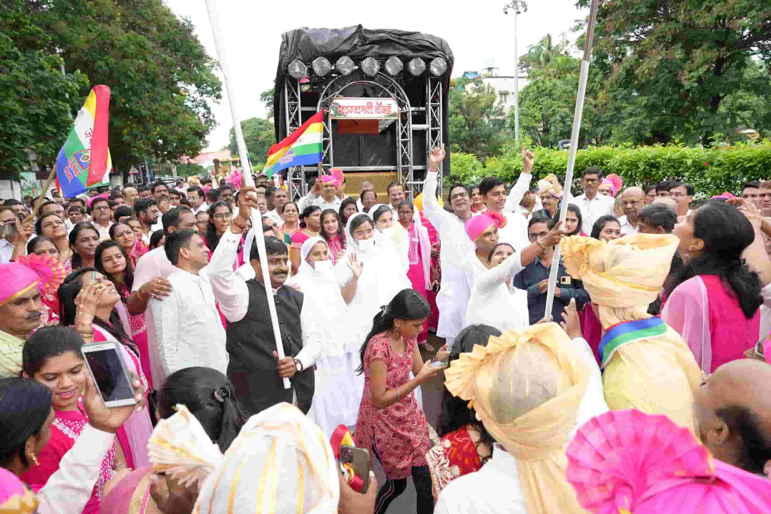 सॄष्टीतील प्रत्येक प्राणीमात्रांचे कल्याण व्हावे, हाच चातुर्मास पर्वातील भगवानांचा संदेश..