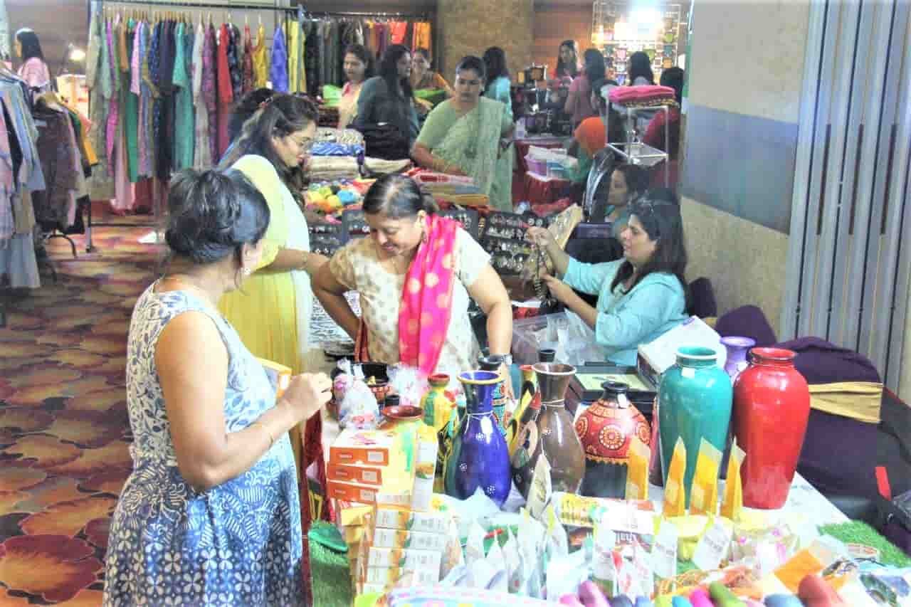 'घे भरारी'च्या प्रदर्शनास उत्स्फूर्त प्रतिसाद; खरेदीसाठी आज शेवटची संधी...