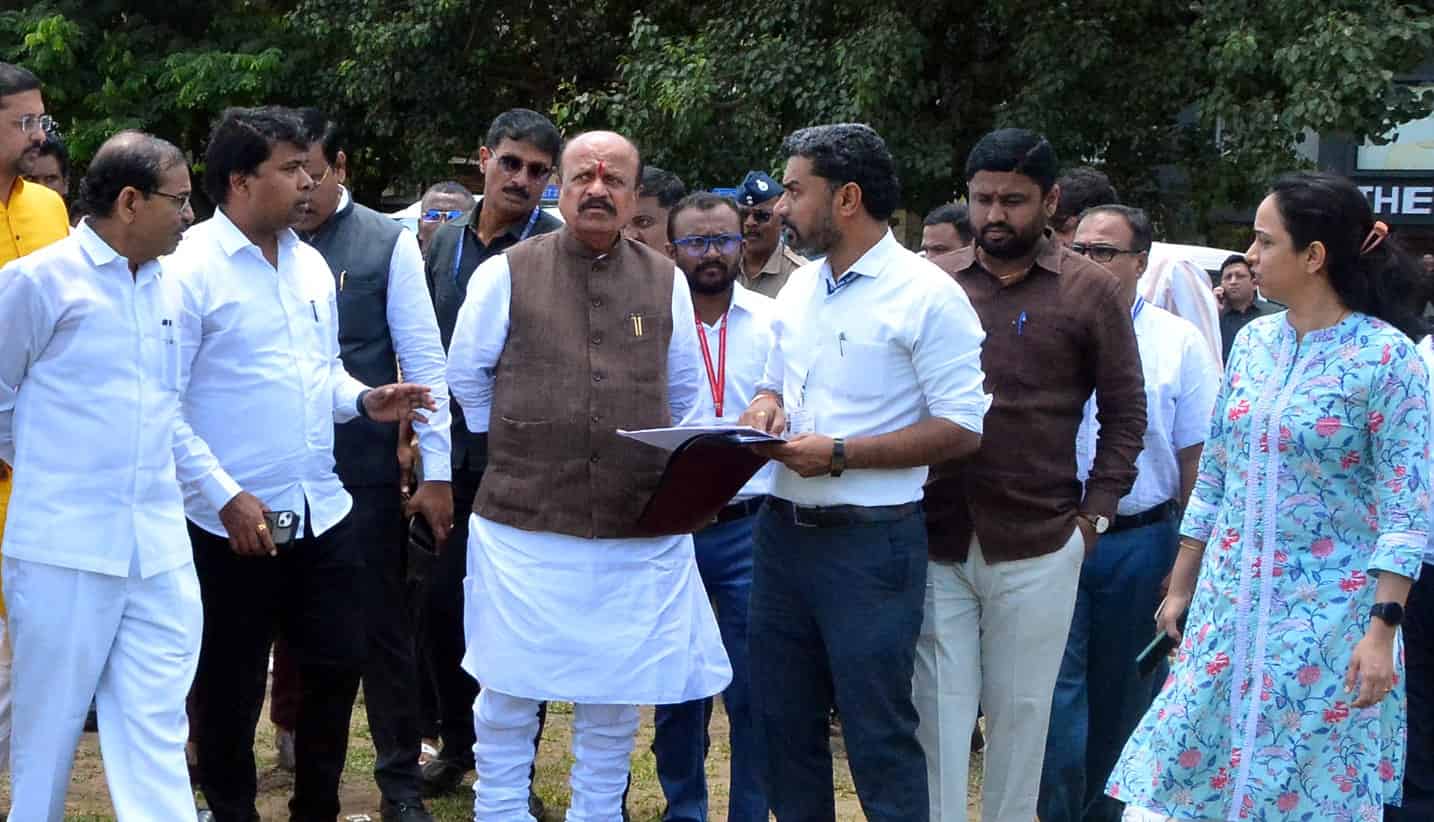 अजमेरा-मोरवाडीतील भूखंडाची राज्याच्या कामगार कल्याण मंत्र्यांकडून पाहणी...