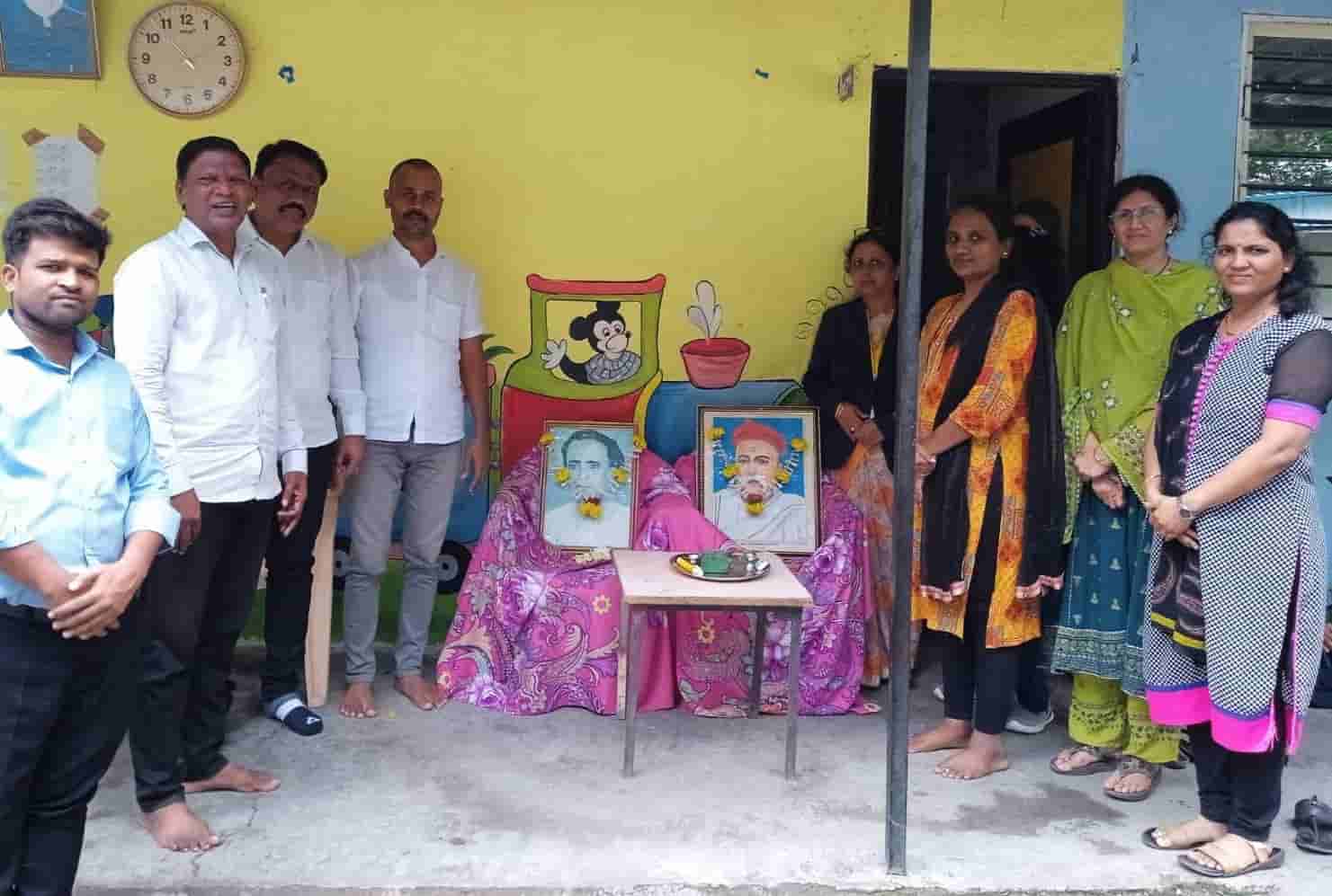 न्यू सिटी प्राईड स्कूलमध्ये लोकमान्य टिळकांची पुण्यतिथी व अण्णाभाऊ साठे यांची जयंती साजरी