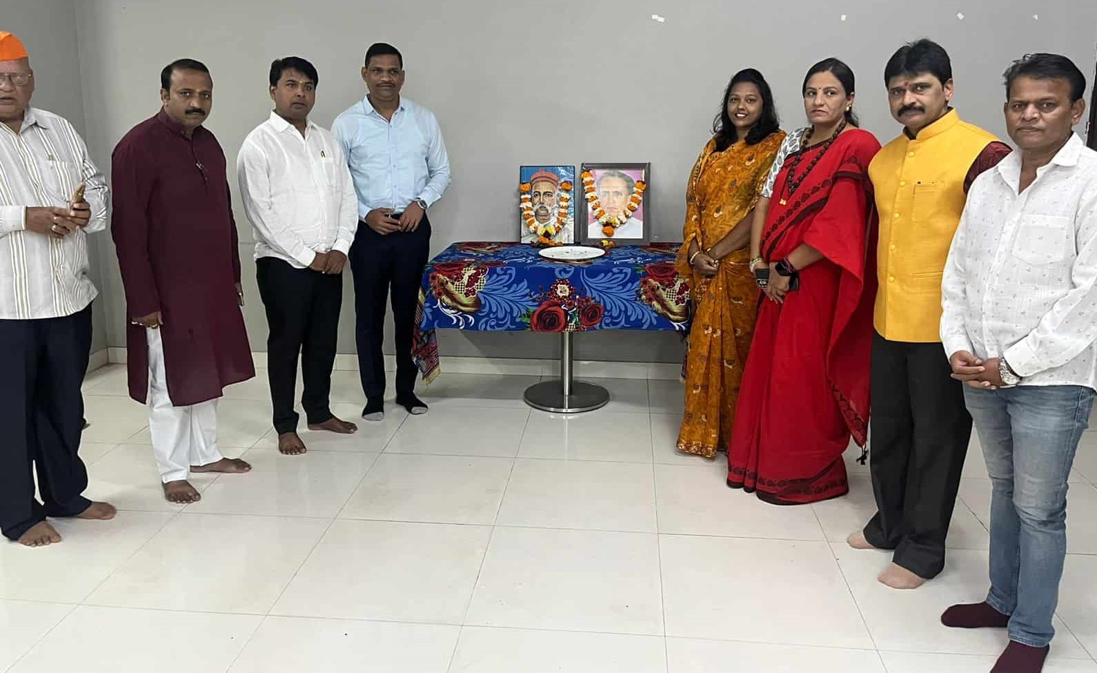 भाजपच्या शहर कार्यालयात लोकमान्य टिळक आणि लोकशाहीर अण्णाभाऊ साठे यांना अभिवादन...