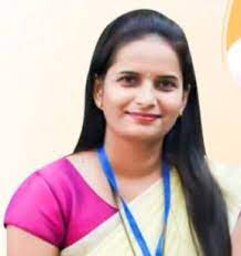 जिल्हा परिषदेच्या शिक्षिकेने खासगी शाळांच्या गुणवत्तेला सारले मागे..