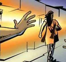 प्रेमसंबंध आणि लग्नास नकार दिल्याने तरुणीला अ‍ॅसीड टाकण्याची धमकी...