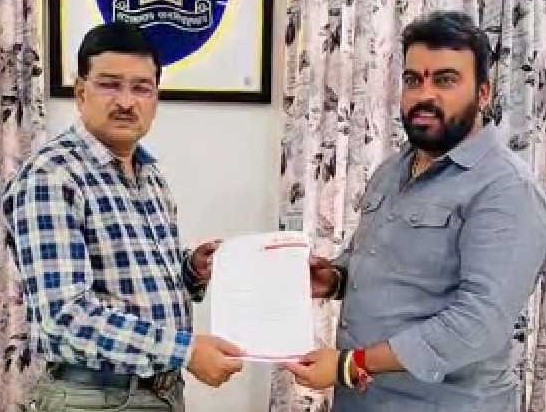 चिखली मोरेवस्तीत कायदा आणि सुव्यवस्थेची धिंड निघत असताना पोलीस शांत कसे?..
