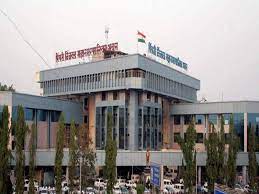 रस्त्यावरील खड्डे लवकर बुजवा; अनधिकृत फळविक्रेते, हातगाड्या हटवा..