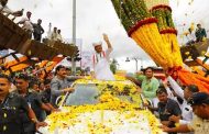 राष्ट्रवादीचे कार्यकर्ते आणि पदाधिकाऱ्यांकडून अजितदादांच शहरात 'अतिरंजित' स्वागत...