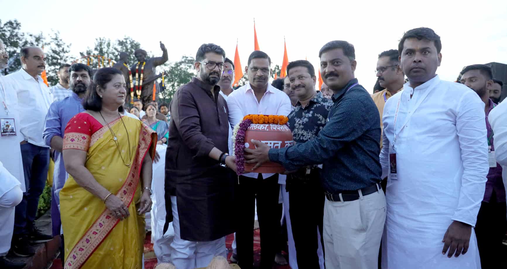  पिंपरी चिंचवड शहरातील हजारों नागरिकांनी घेतली सामुहिक पंचप्रण शपथ..