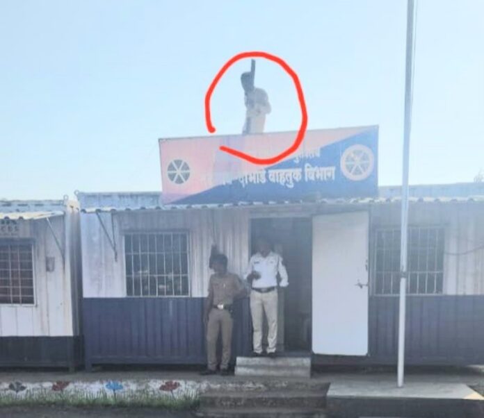 तळेगावात मनोरुग्णाच्या 'शोले स्टाईल' कृतीमुळे पोलिसांची धावाधाव..