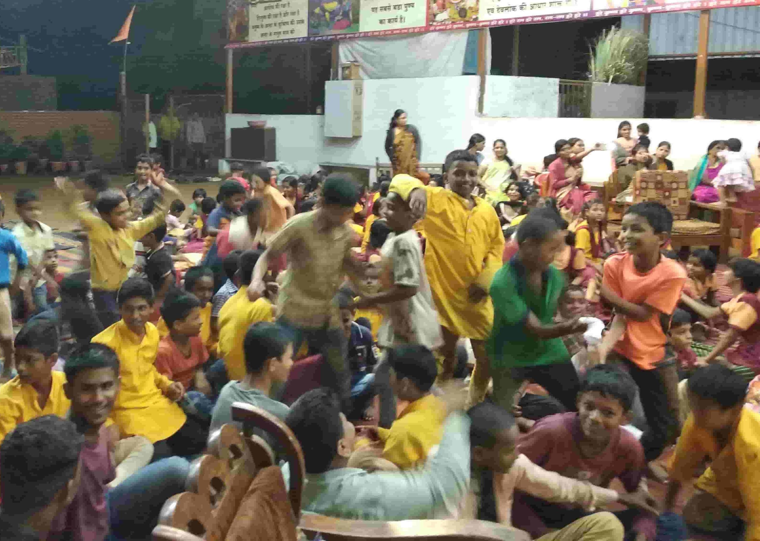 भटक्याविमुक्त विद्यार्थ्यांनी लुटला सांगीतिक मैफलीचा आनंद...