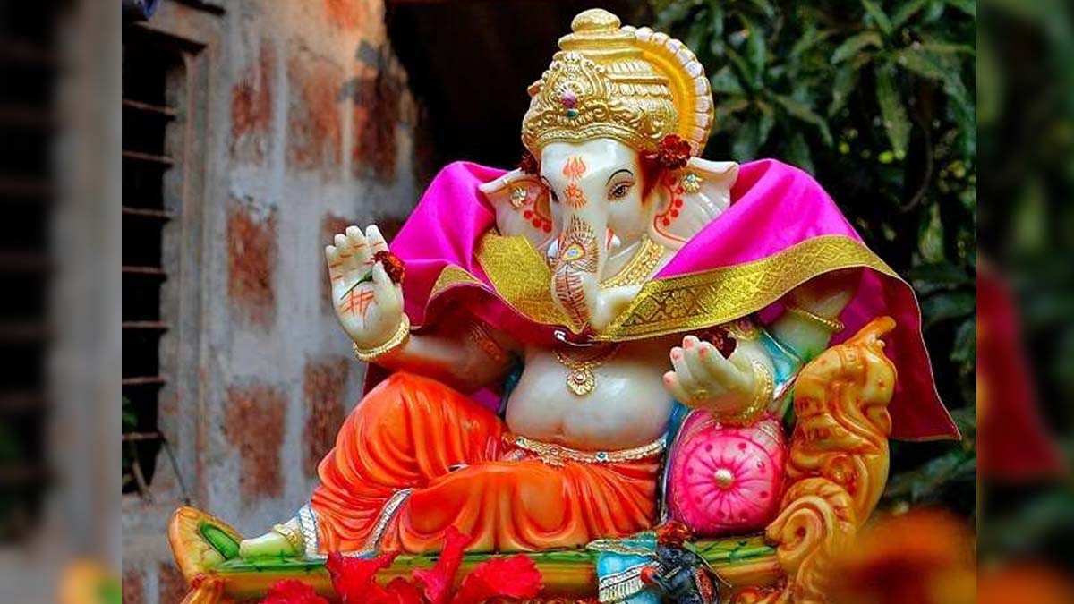 पिंपरी चिंचवड शहरात 'गणराज' मोठ्या थाटामाटात विराजमान..