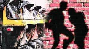 [चाकण]:- टेपचा जोरात आवाज का केला म्हणून चौघांची रिक्षाचालकाला मारहाण...