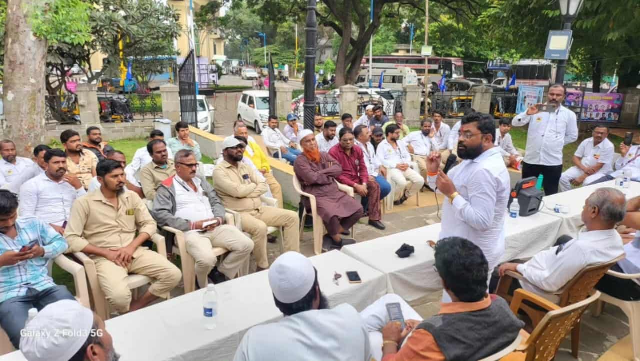 रिक्षा चालकांवर आत्महत्या करण्याची वेळ - बाबा कांबळे...